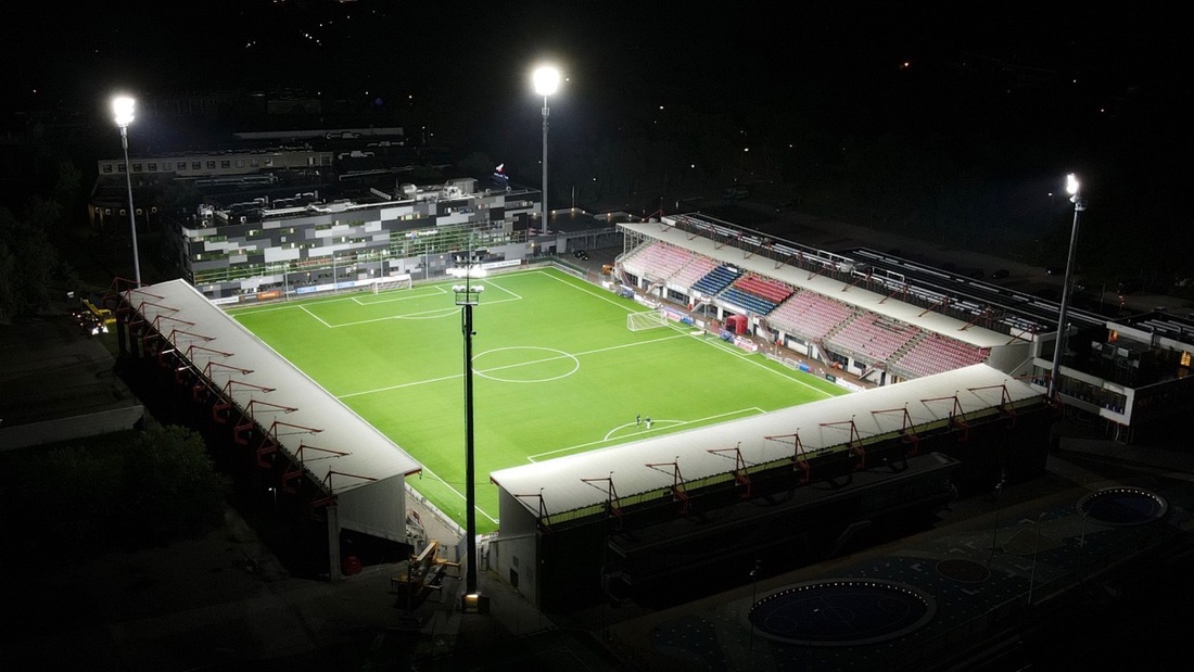 Led verlichting sport | voetbalveld TOP Oss eindresultaat met Lumosa lampen