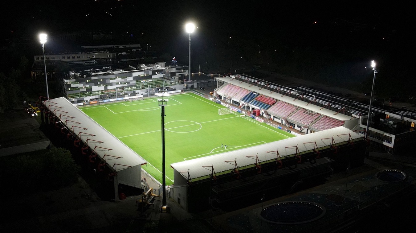 Led verlichting sport | voetbalveld TOP Oss eindresultaat met Lumosa lampen