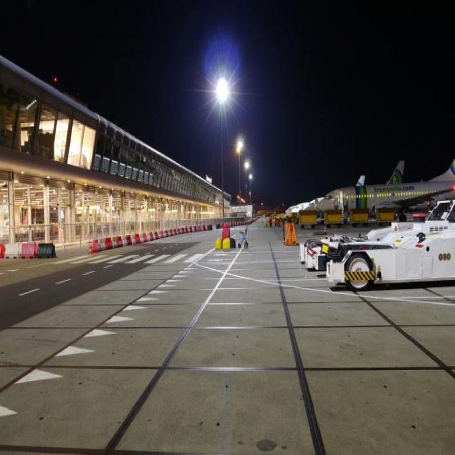 LED lighting industry | aircraft stand Eindhoven Airport at night