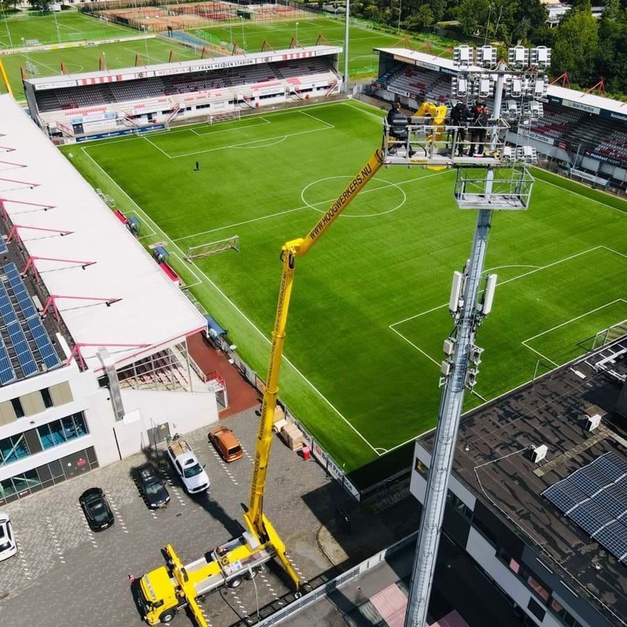 NL TOP Oss LED Lighting Stadium Football Installation