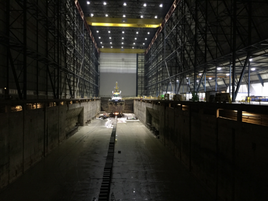 Led verlichting industrie | hal scheepsbouwhal met bestuurbare verlichting Damen Shipyards DSV