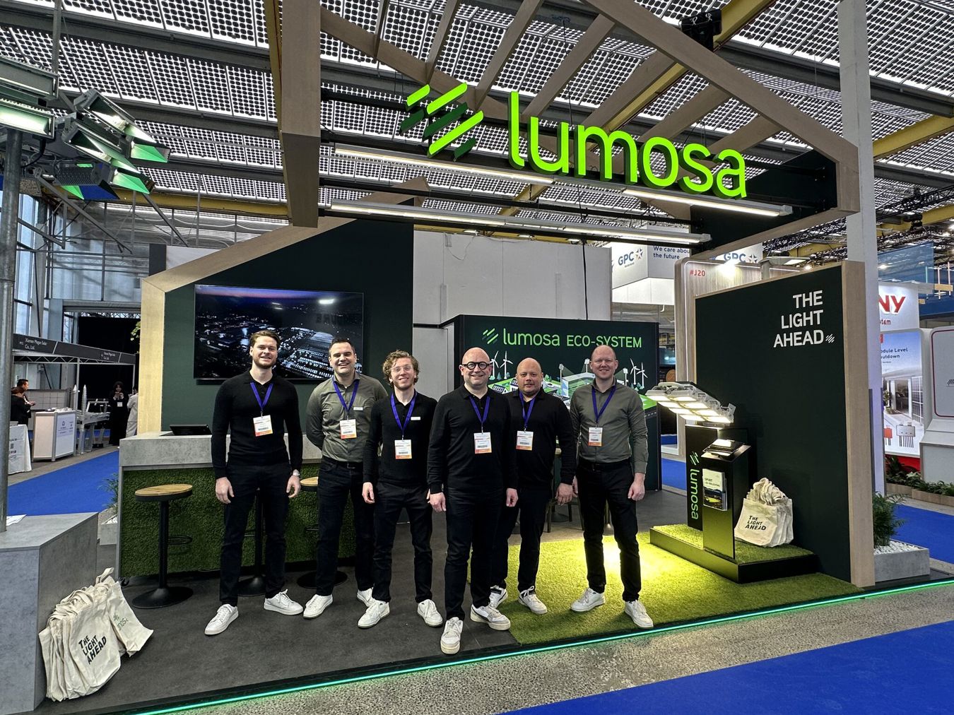 Lumosa commercieel team op Solar Solutions beurs bij de stand